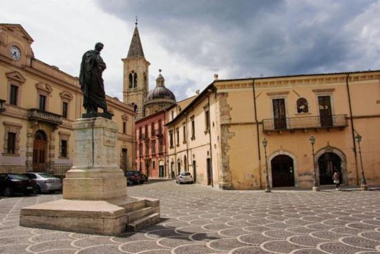 Dietro Piazza Maggiore Sulmona Exterior photo