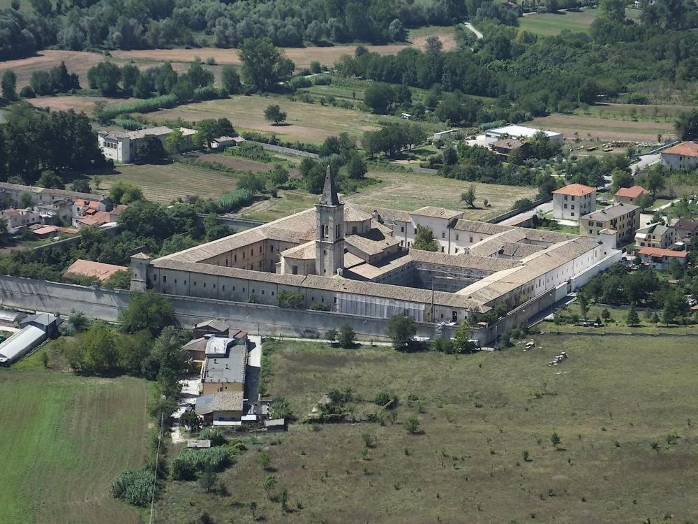 Dietro Piazza Maggiore Sulmona Exterior photo